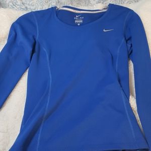 nike dri fit long sleeved